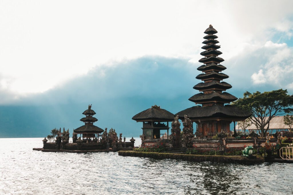 Bali Smart Escape visiting Pura Ulun Danu Beratan lakeside temple in the mountains